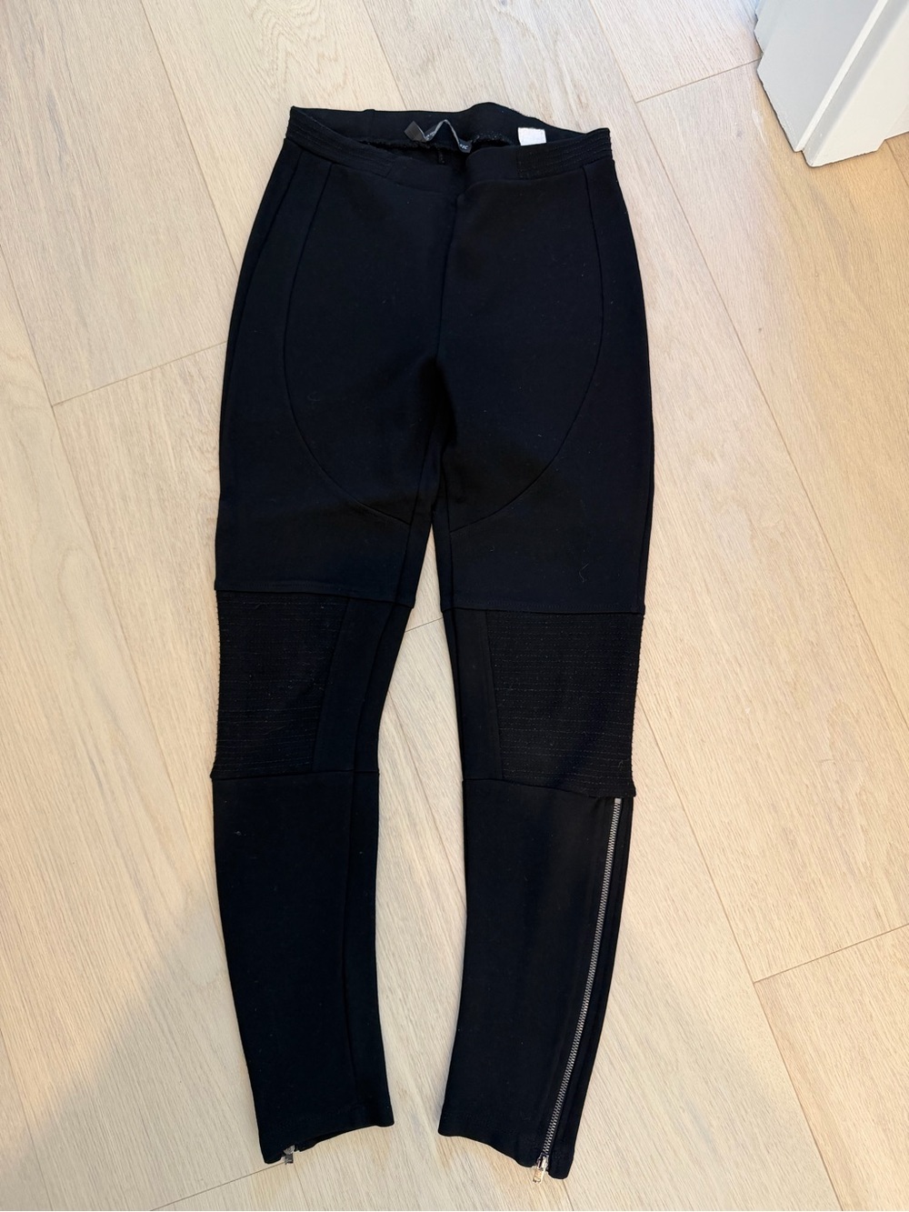 Zara Black Women’s moto leggings with Ankle Zippers